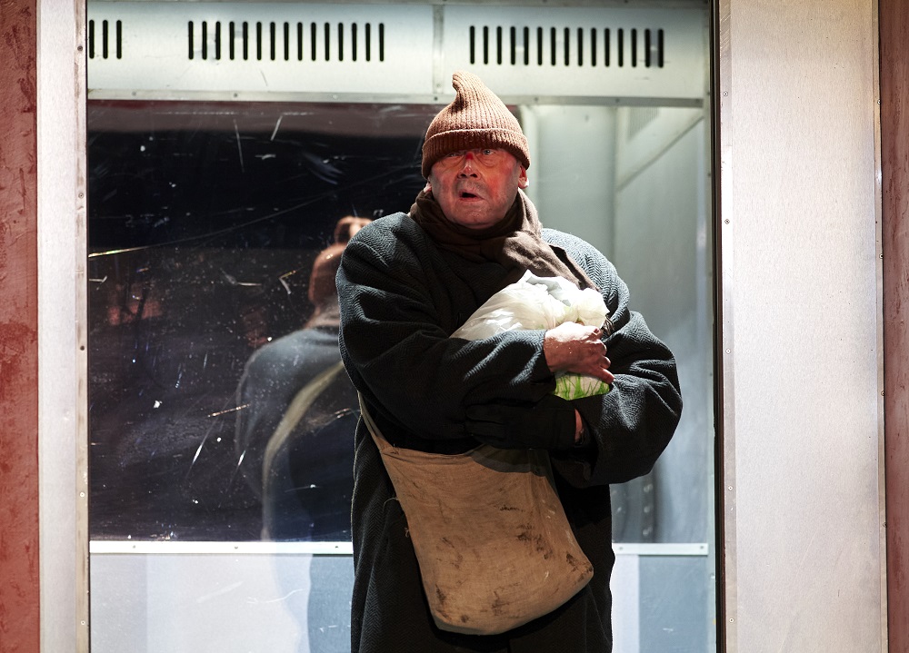 И вас с наступающим...